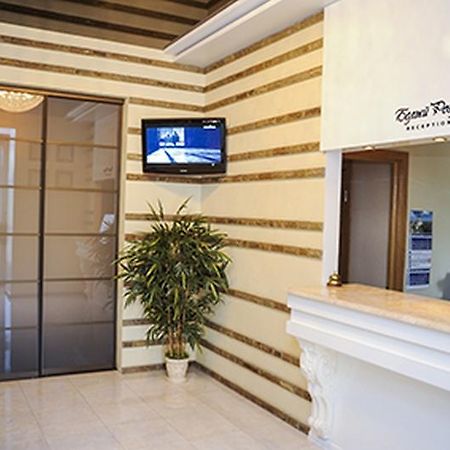 Bilyj Rojal Hotel Zaporizhia ภายนอก รูปภาพ