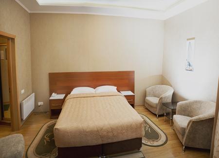 Bilyj Rojal Hotel Zaporizhia ภายนอก รูปภาพ