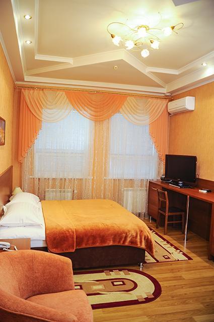 Bilyj Rojal Hotel Zaporizhia ภายนอก รูปภาพ