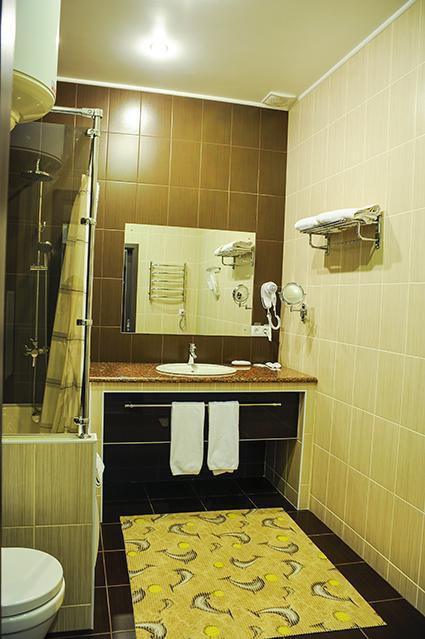 Bilyj Rojal Hotel Zaporizhia ภายนอก รูปภาพ