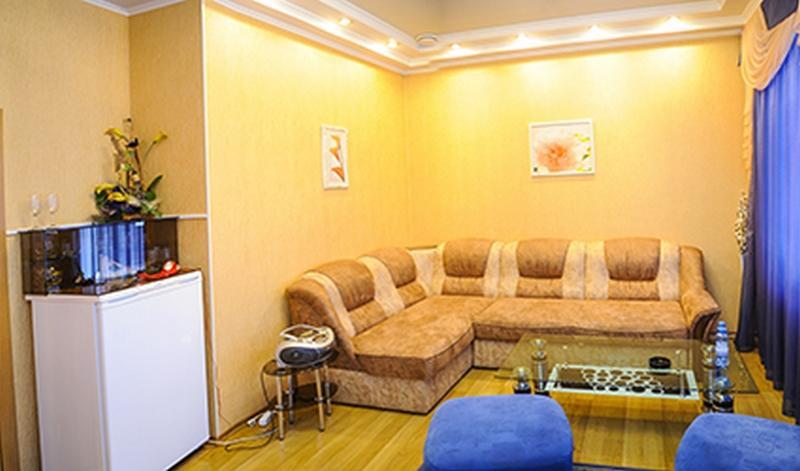 Bilyj Rojal Hotel Zaporizhia ภายนอก รูปภาพ