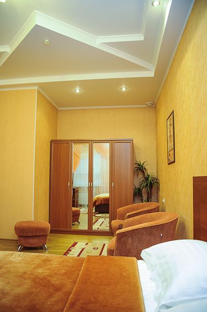 Bilyj Rojal Hotel Zaporizhia ภายนอก รูปภาพ