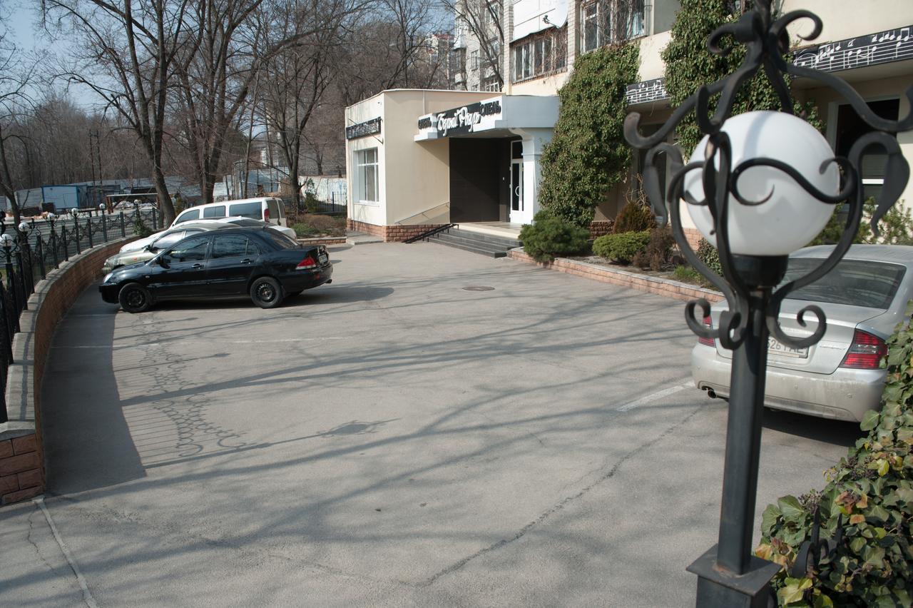 Bilyj Rojal Hotel Zaporizhia ภายนอก รูปภาพ