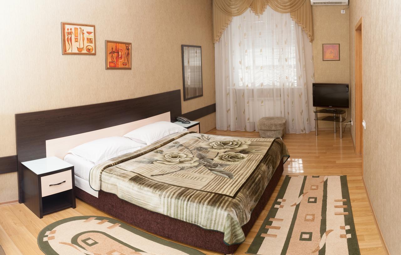 Bilyj Rojal Hotel Zaporizhia ภายนอก รูปภาพ