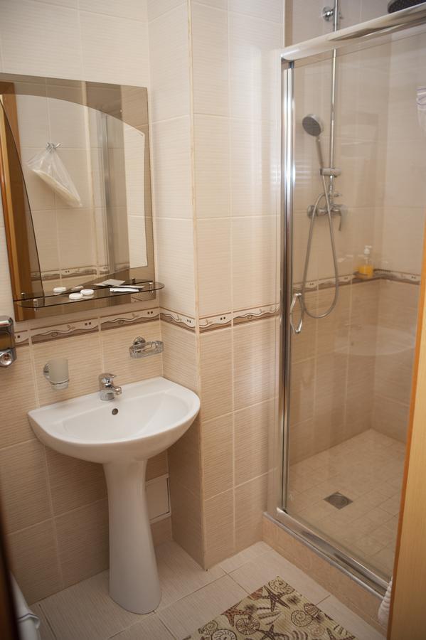 Bilyj Rojal Hotel Zaporizhia ภายนอก รูปภาพ