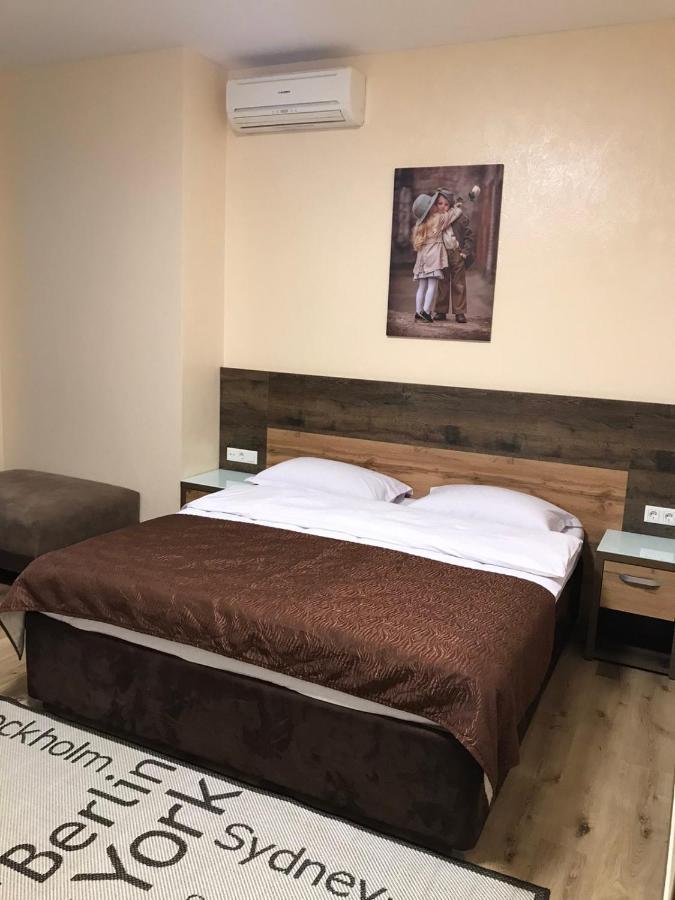 Bilyj Rojal Hotel Zaporizhia ภายนอก รูปภาพ